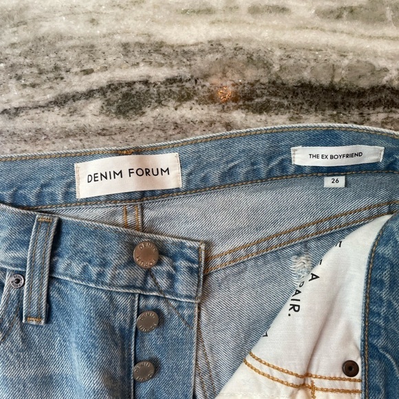 Aritzia Denim Forum Straight Leg Jeans “The Ex Boyfriend Jean” Size 26 - Picture 3 of 3